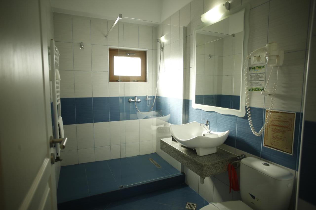 Agapi Hotel 3*